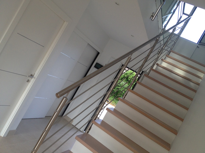 Inspiration : aménager un garde corps d'escalier inox dès l'entrée ... Amenagement inspiration Escalier
